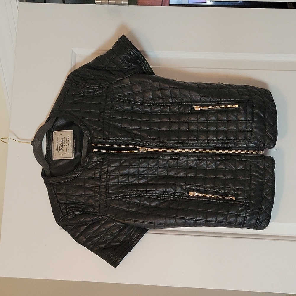Faux Leather Quilted Short-Sleeved Jacket